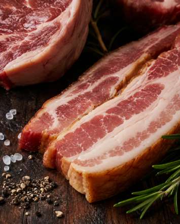 Variété de viande — Zoom : Bacon cru + gras marbré